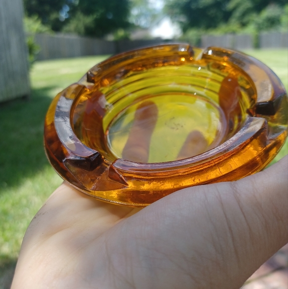 Vintage 60s heavy amber glass set 2 ashtrays classic bowling smoking accessories - Picture 6 of 8